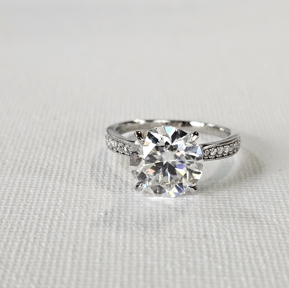 Gorgeous 5 Carat GRA Certified Moissanite Ring 💍 Sz 9! 18k/925 - Picture 2 of 11